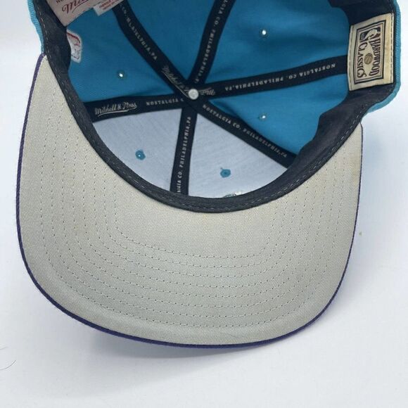 Mitchell & Ness Hat Charlotte Hornets Snapback Hardwood Classics Basketball Cap - Picture 8 of 8